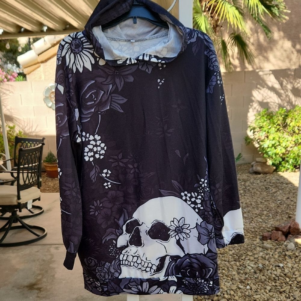 Black Skull Print Women's Swim Coverup